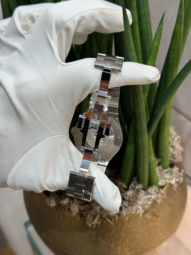 Vacheron Constantin Overseas 47040/B01A-9093